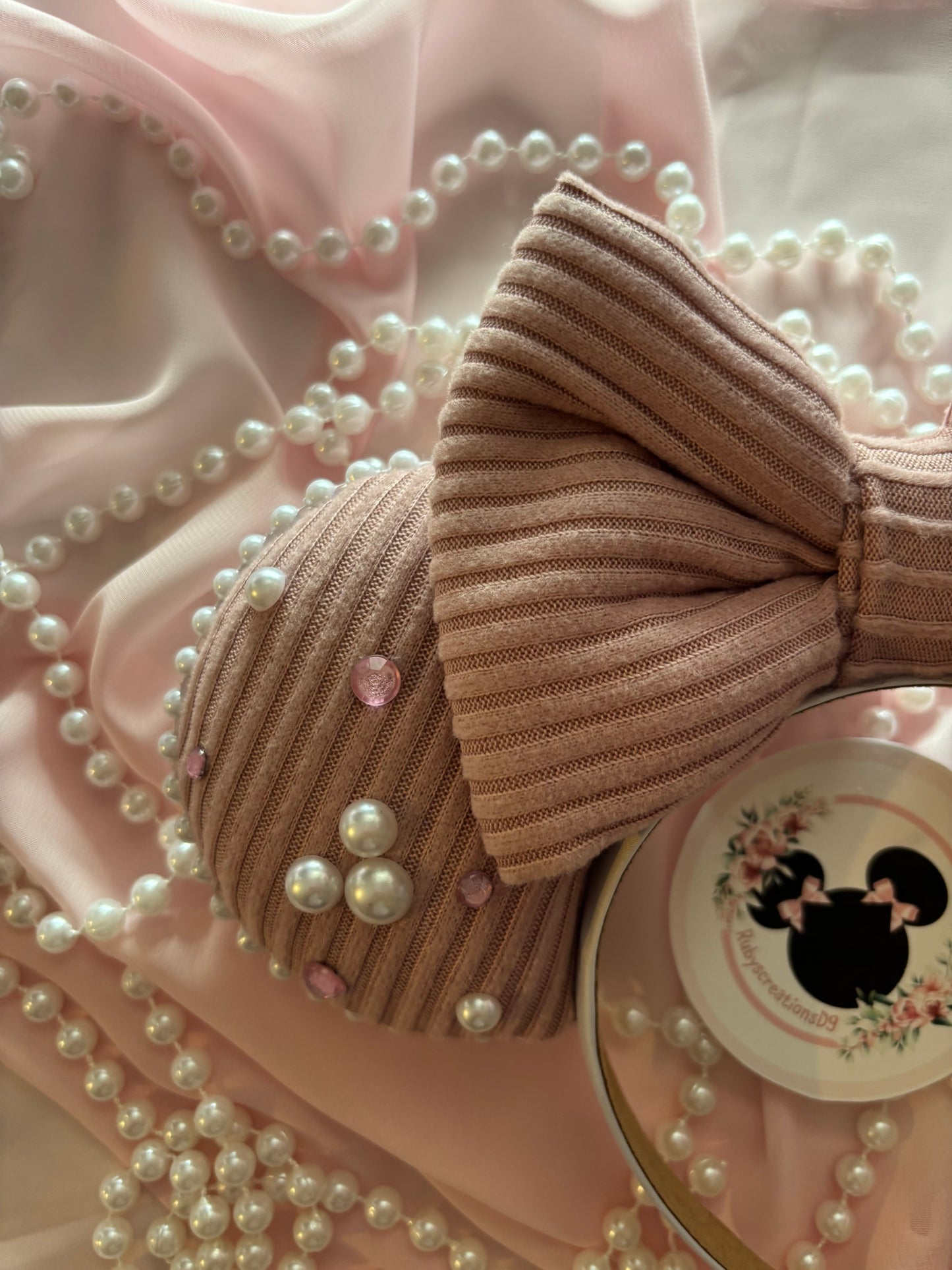Rosy mouse ears