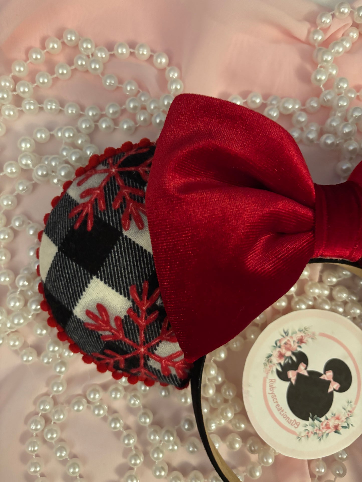 Red Robin mouse ears