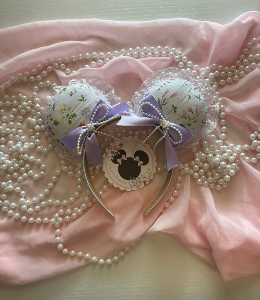 Orchid kiss coquette mouse ears