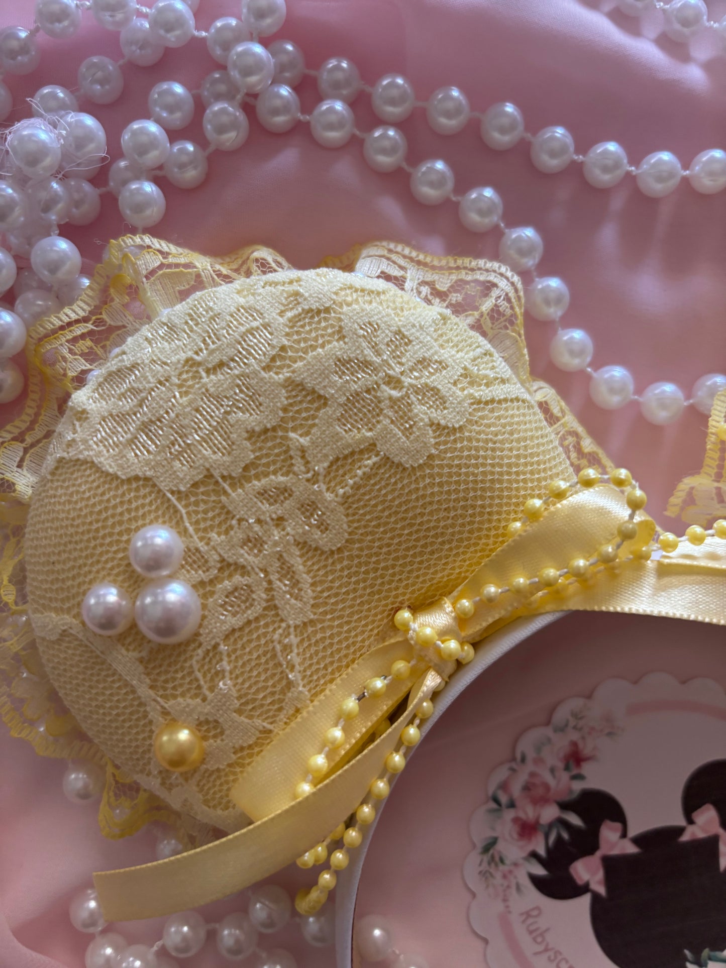Sunbeam coquette mouse ears