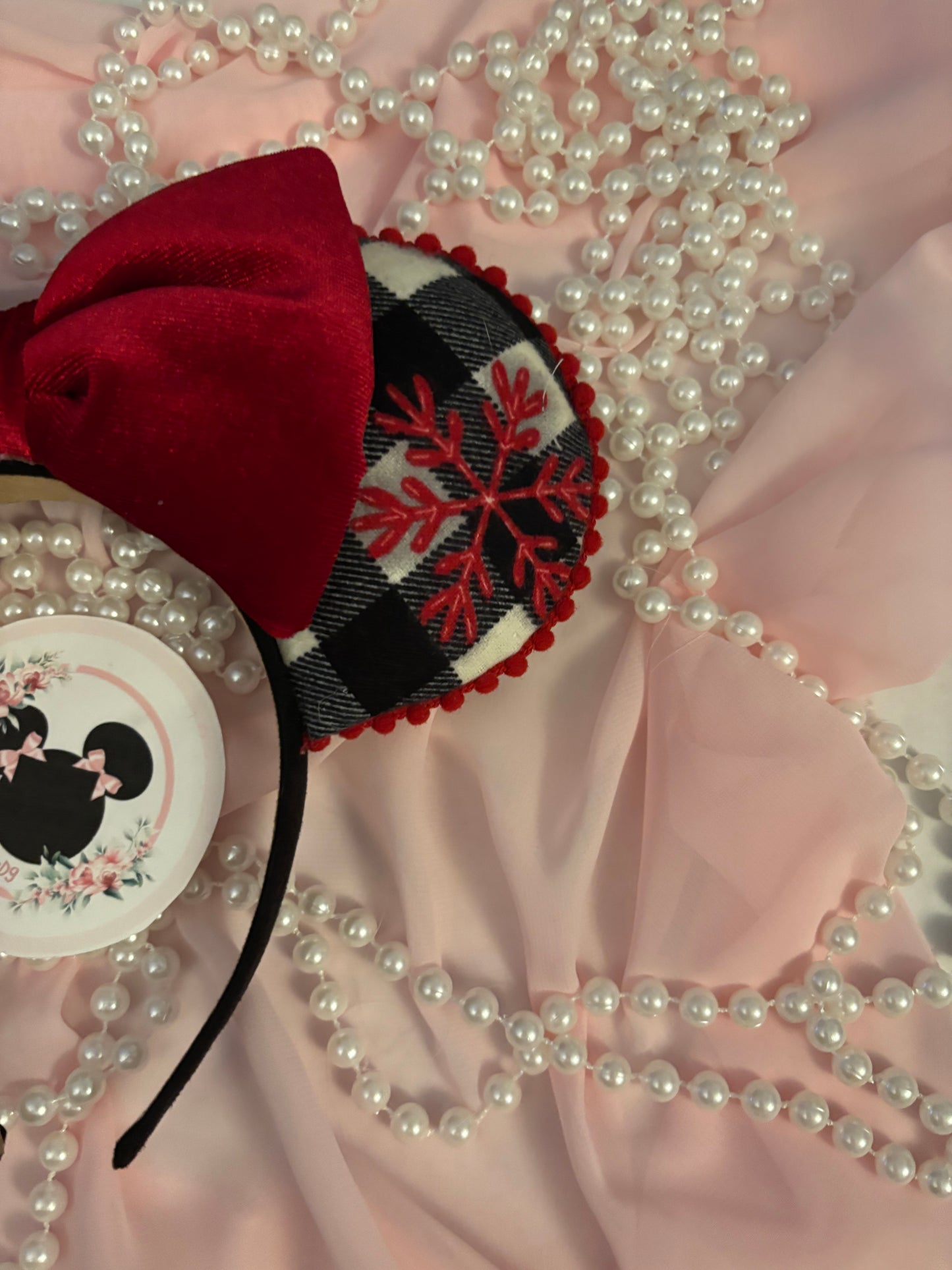 Red Robin mouse ears