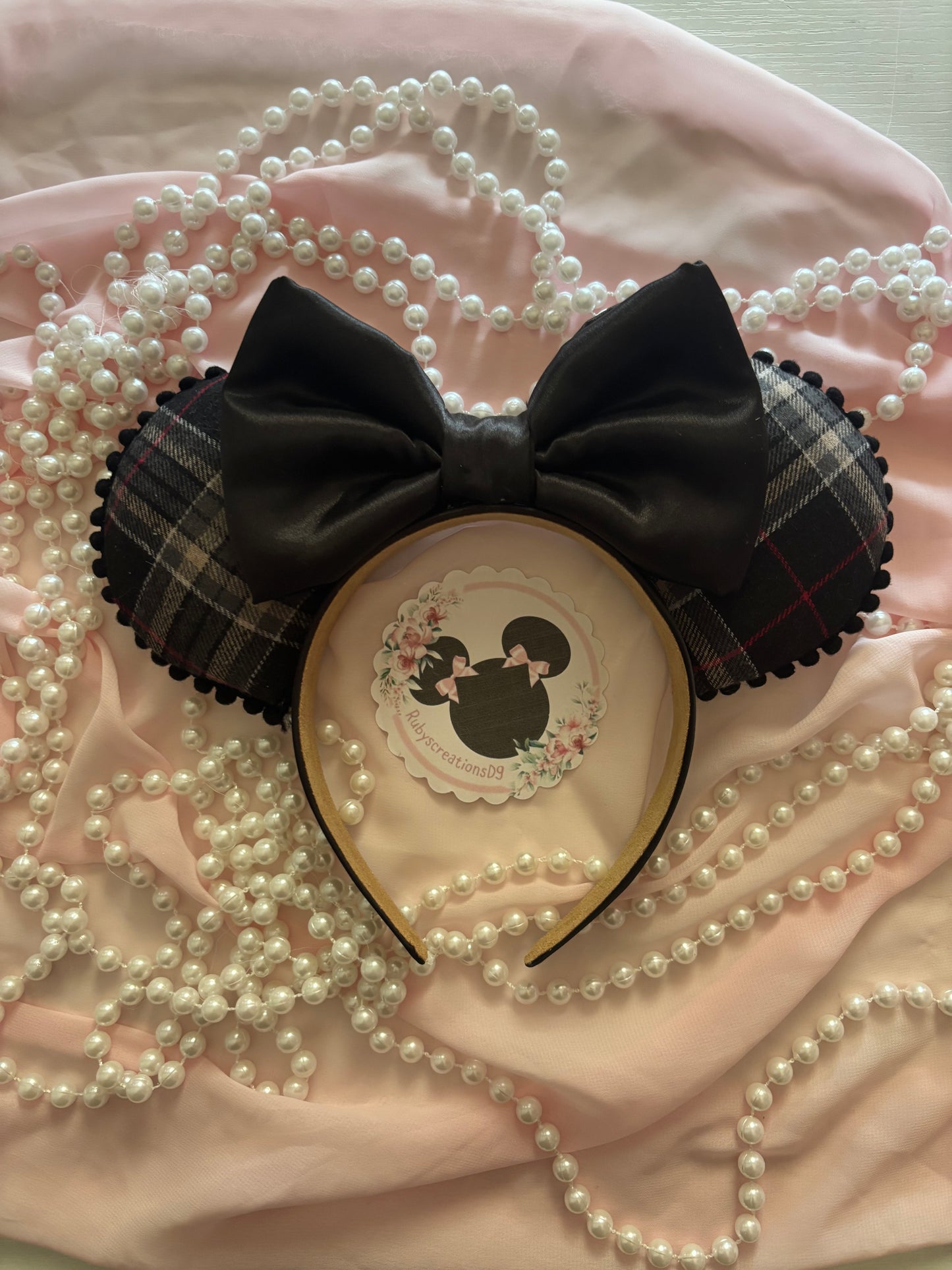 Lola mouse ears