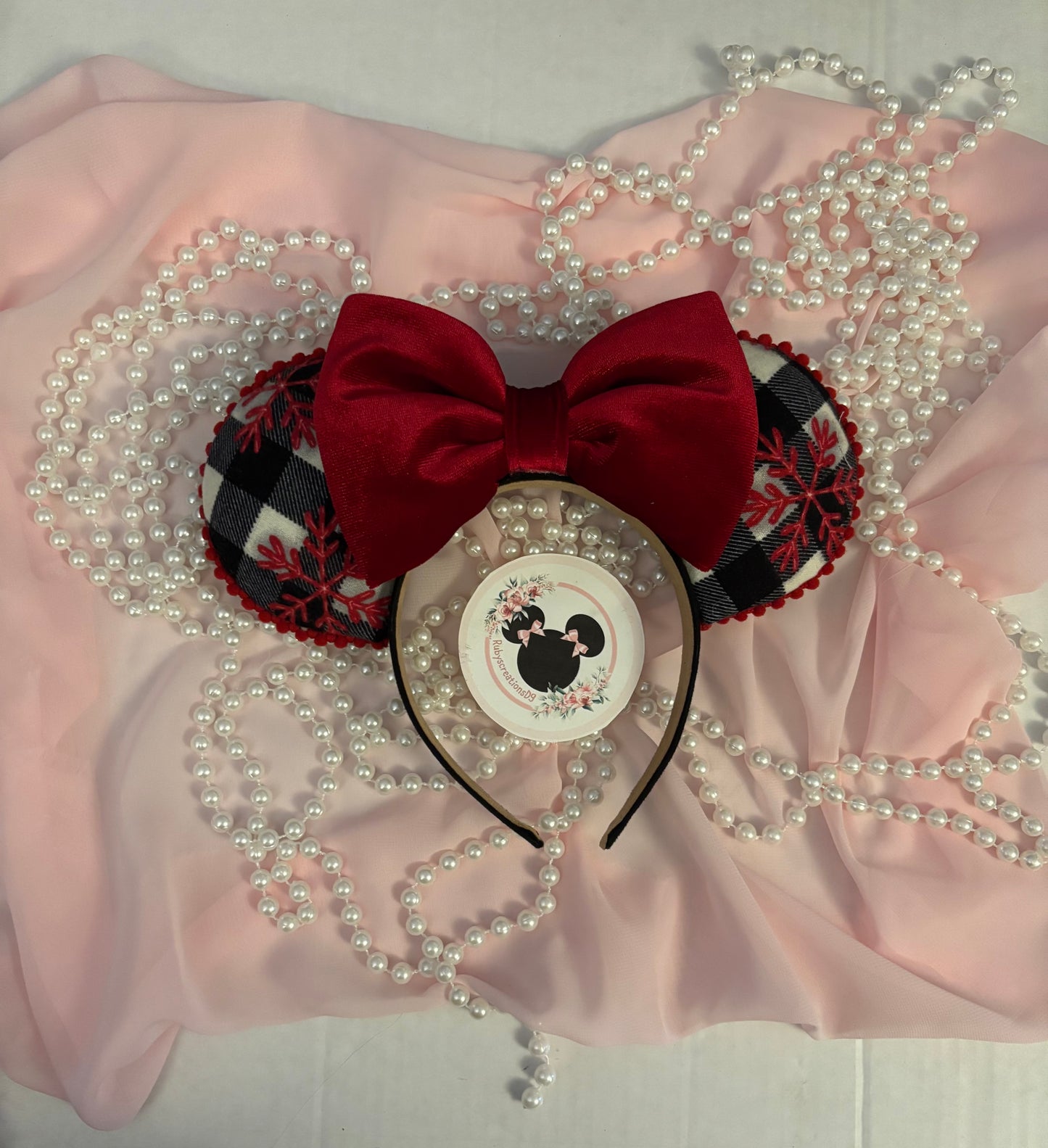 Red Robin mouse ears