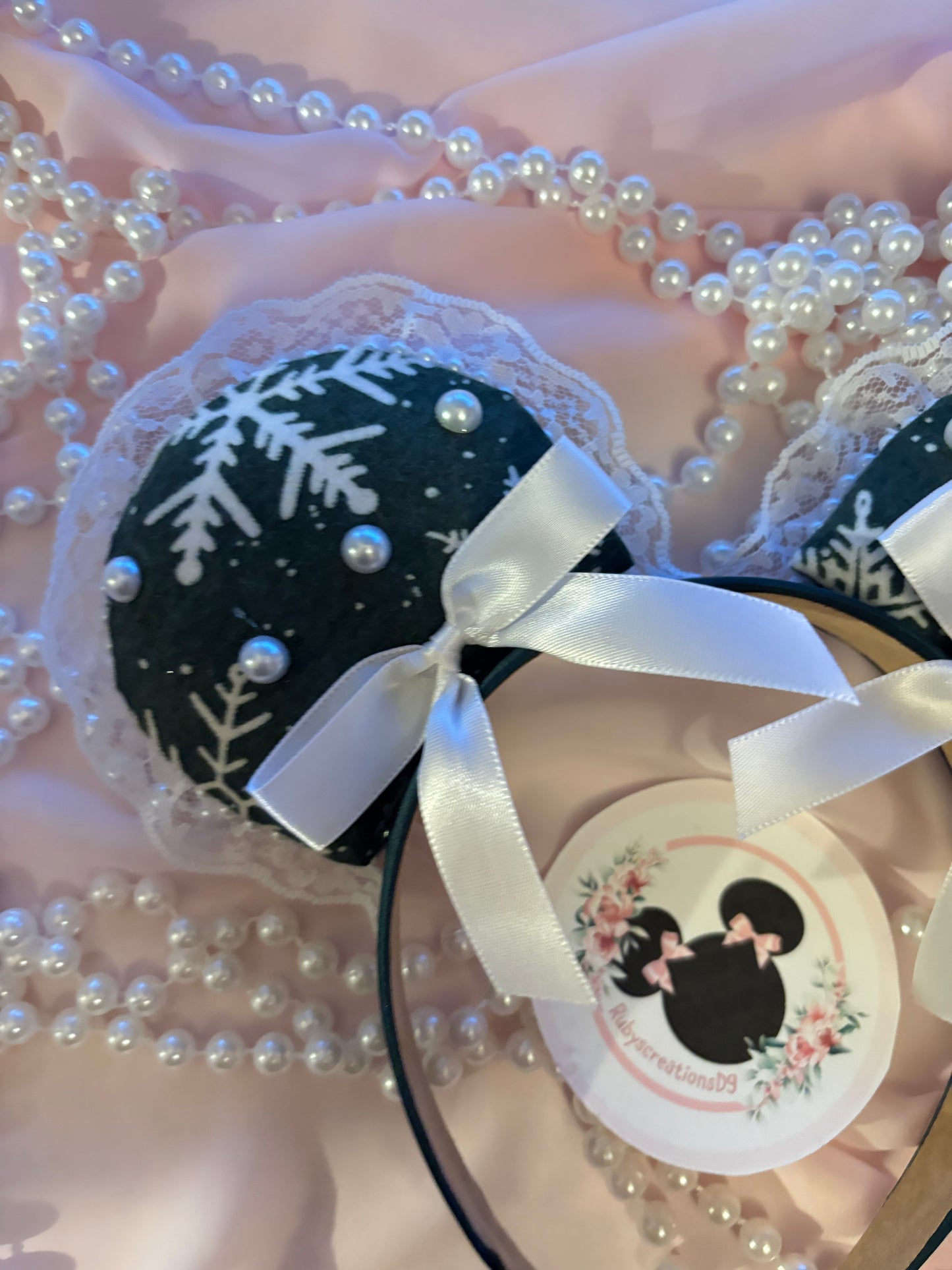 Evergreen coquette mouse ears