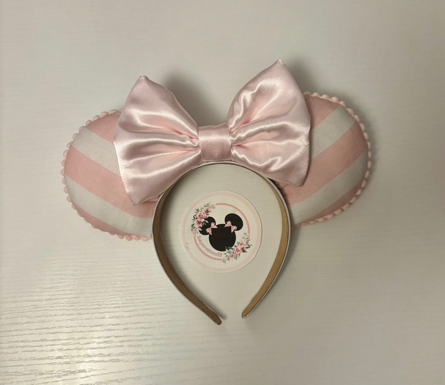 Victoria mouse ears