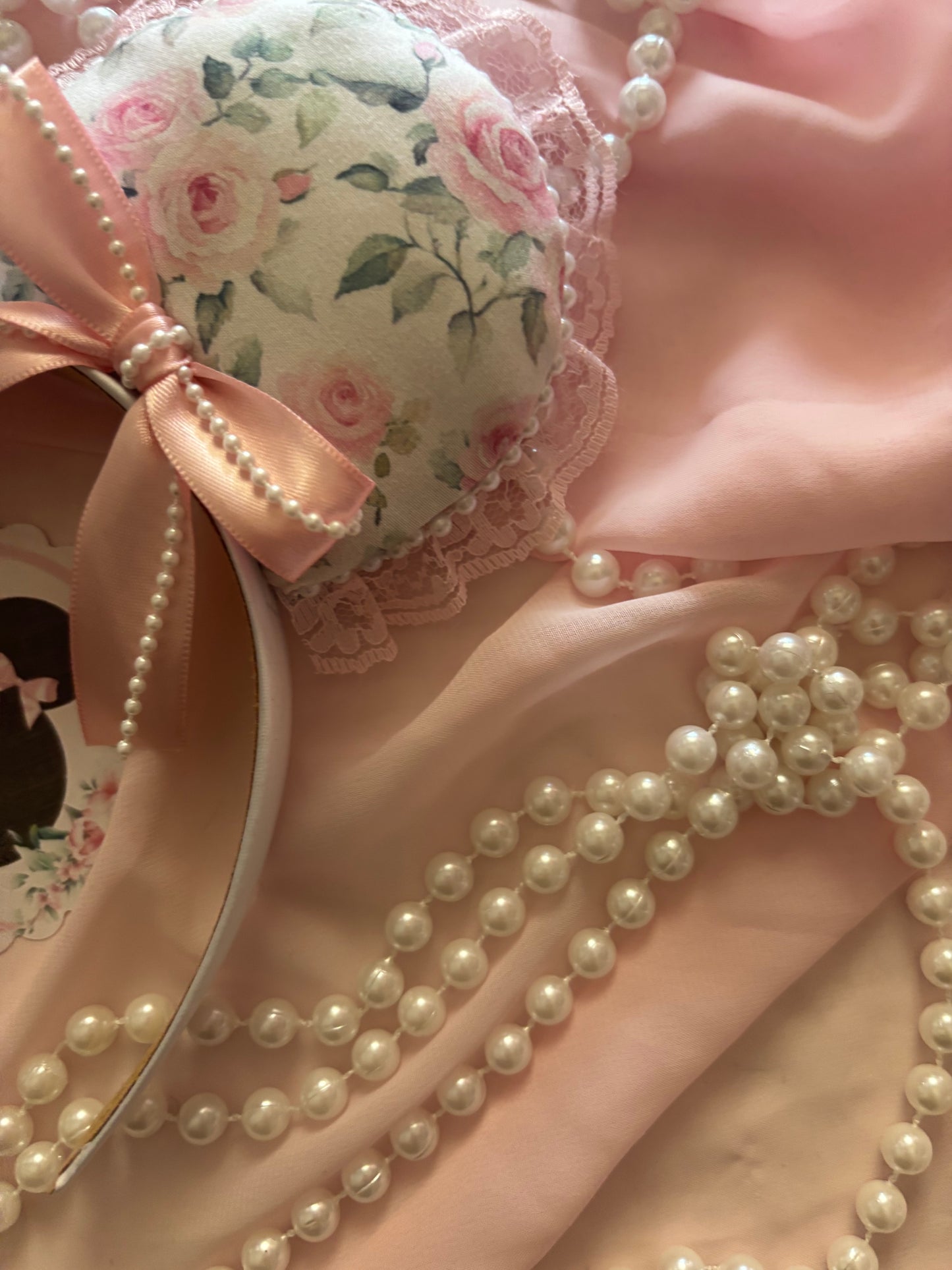Magnolia coquette mouse ears