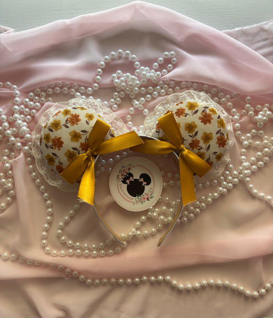 Fall leaves coquette mouse ears