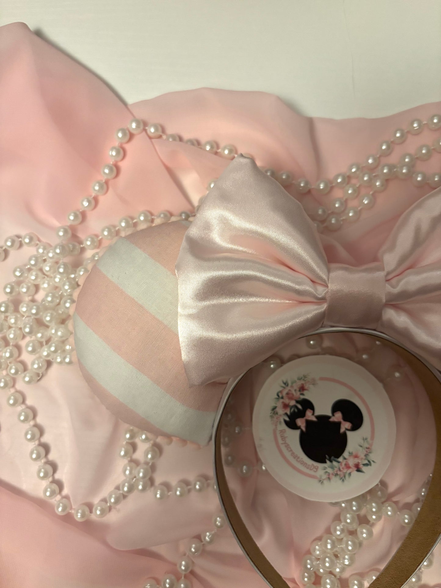 Victoria mouse ears