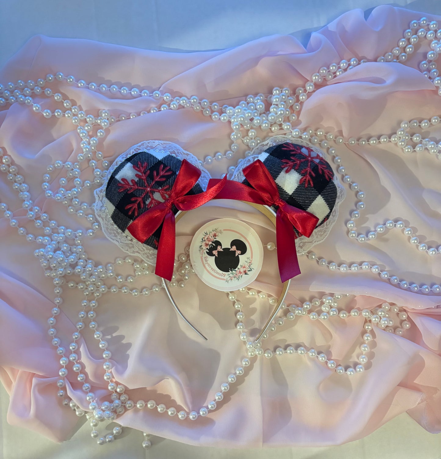 Red Robin mouse ears