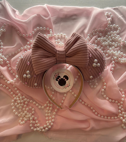 Rosy mouse ears