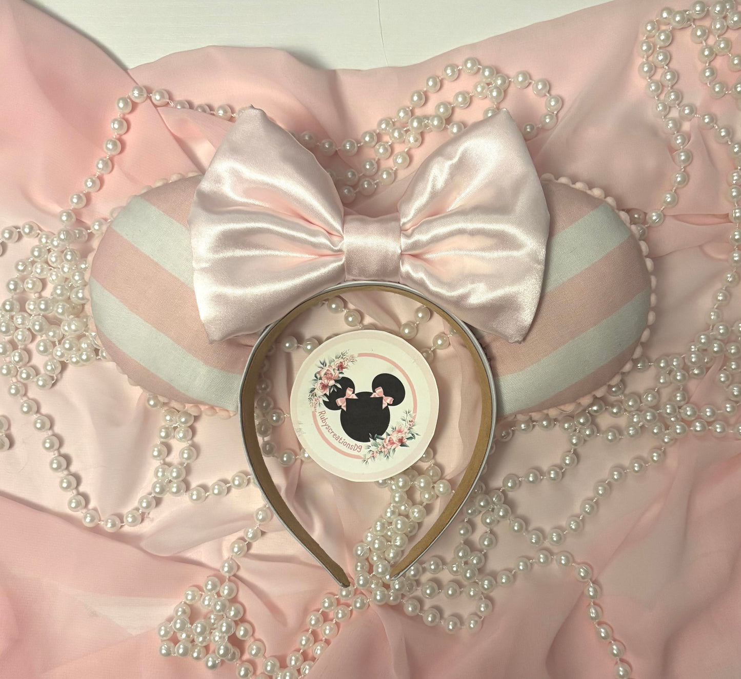 Victoria mouse ears