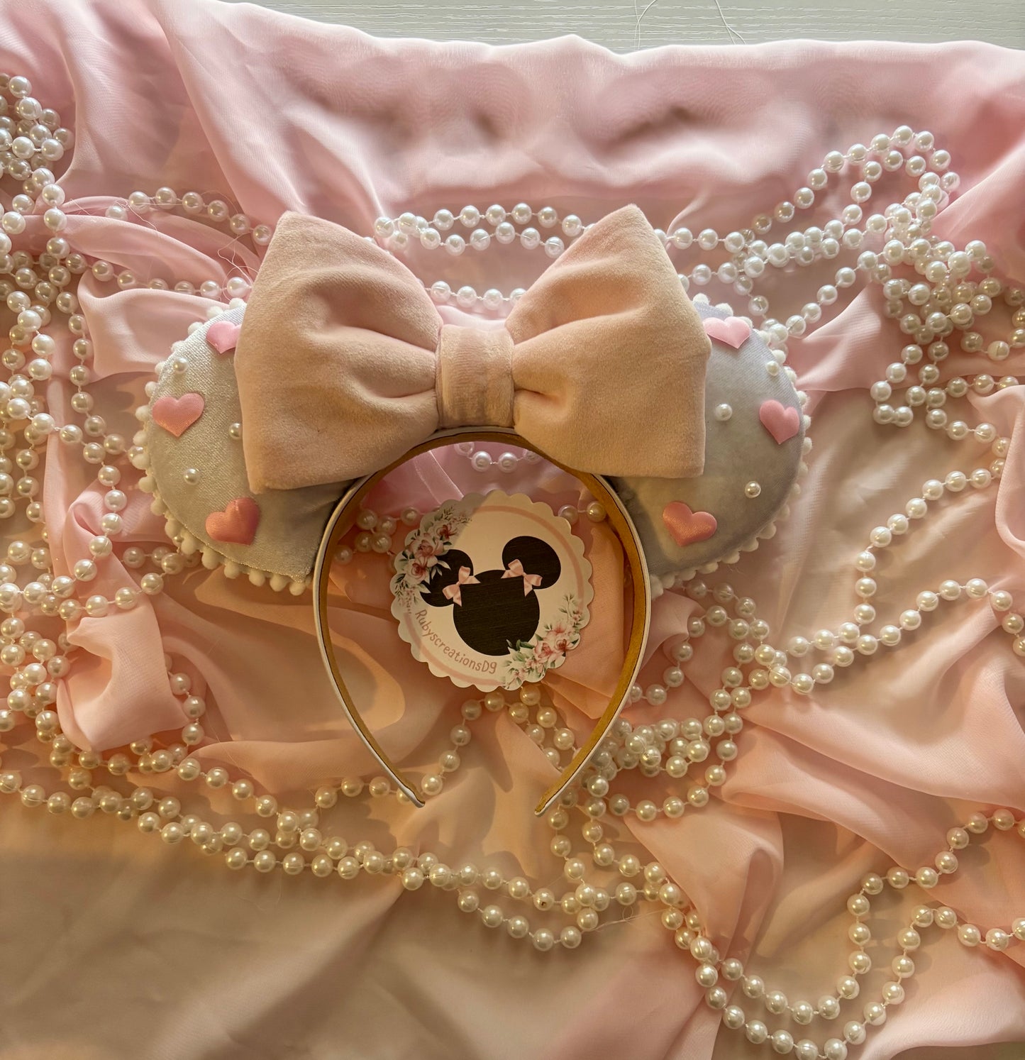 Lovable white mouse ears￼