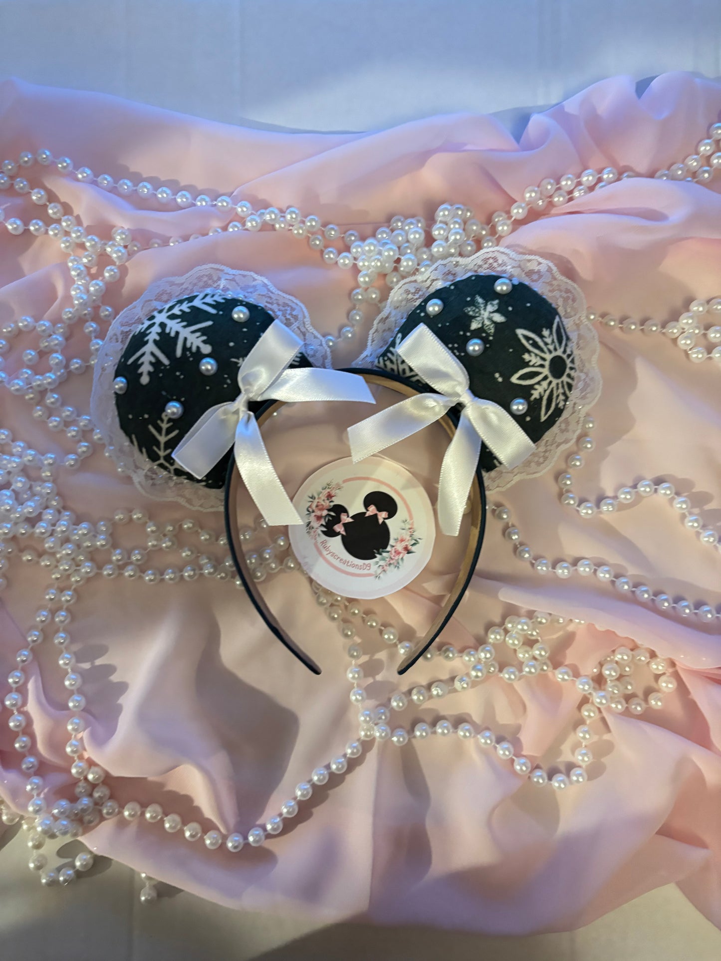 Evergreen coquette mouse ears